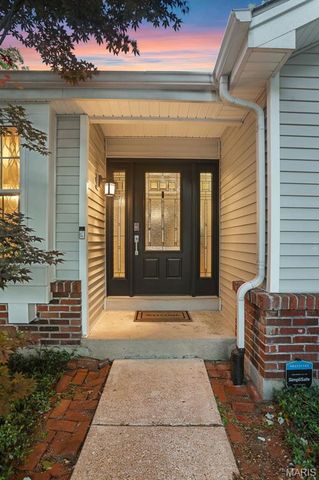 876 Sugar Hill Drive, Manchester, MO 63021