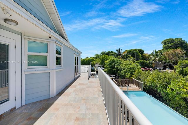 103 Long Key Rd, Key Largo, FL 33037