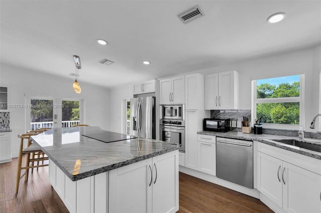 103 Long Key Rd, Key Largo, FL 33037