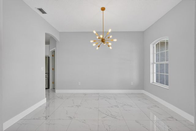 8 Barkley Lane, Palm Coast, FL 32137