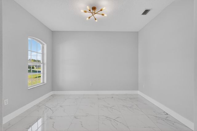 8 Barkley Lane, Palm Coast, FL 32137