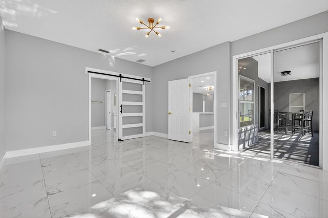 8 Barkley Lane, Palm Coast, FL 32137