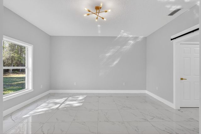 8 Barkley Lane, Palm Coast, FL 32137