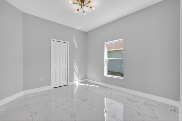 8 Barkley Lane, Palm Coast, FL 32137