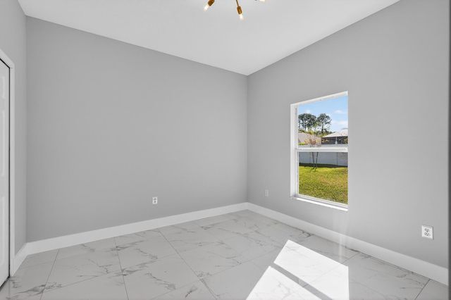 8 Barkley Lane, Palm Coast, FL 32137