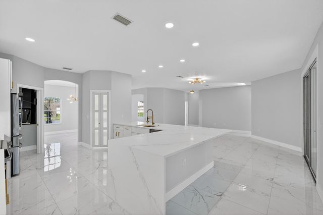 8 Barkley Lane, Palm Coast, FL 32137