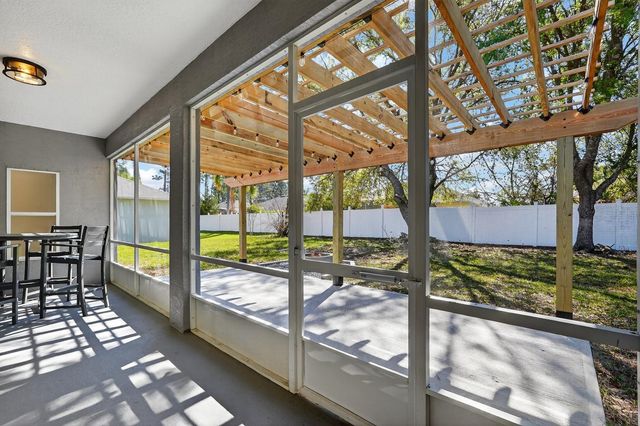 8 Barkley Lane, Palm Coast, FL 32137