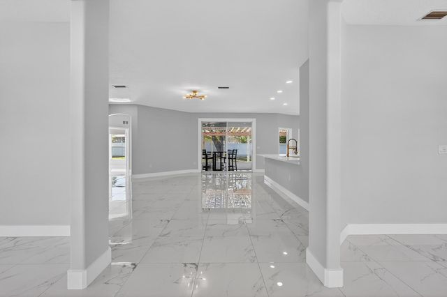 8 Barkley Lane, Palm Coast, FL 32137