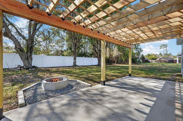 8 Barkley Lane, Palm Coast, FL 32137