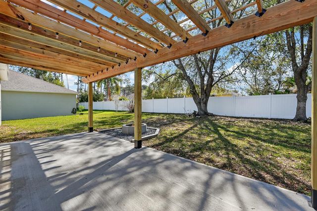 8 Barkley Lane, Palm Coast, FL 32137