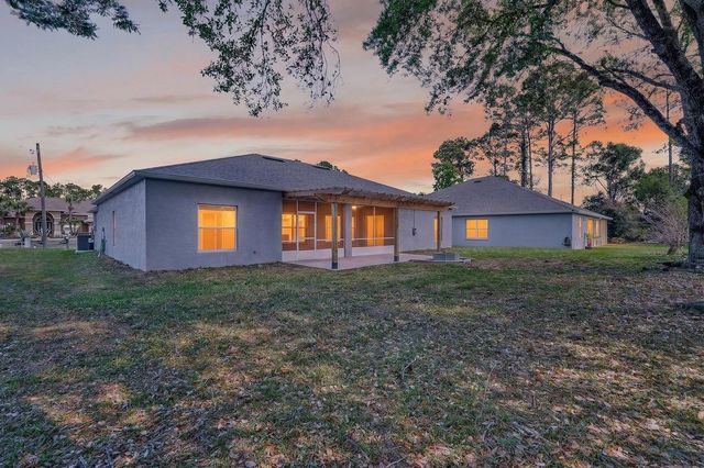 8 Barkley Lane, Palm Coast, FL 32137