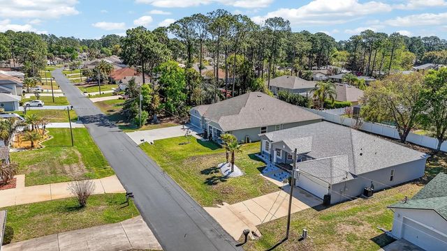 8 Barkley Lane, Palm Coast, FL 32137