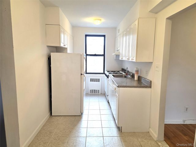 302 96th Street 3W, Brooklyn, NY 11209