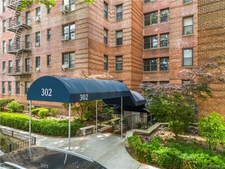 302 96th Street 3W, Brooklyn, NY 11209