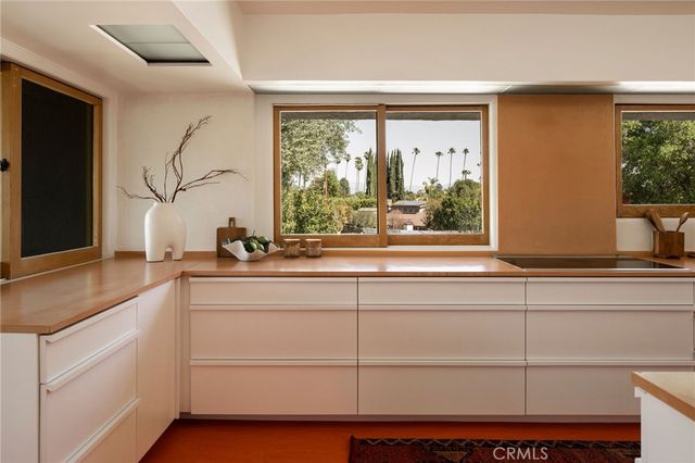19950 Collier Street, Woodland Hills, CA 91364