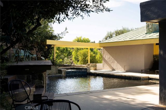 19950 Collier Street, Woodland Hills, CA 91364