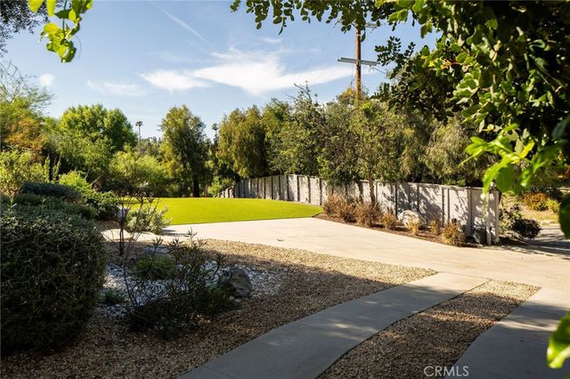 19950 Collier Street, Woodland Hills, CA 91364