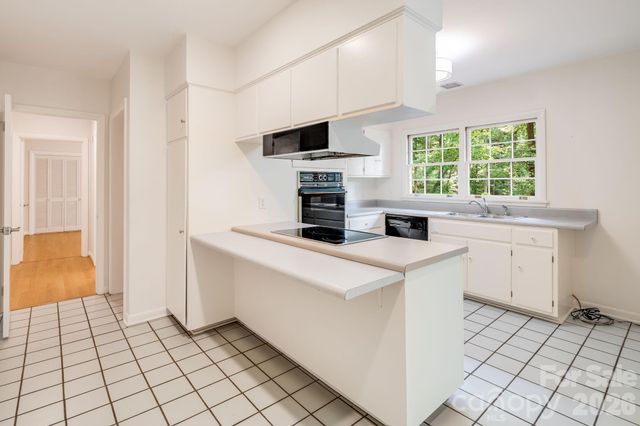 165 Cherokee Road, Asheville, NC 28804