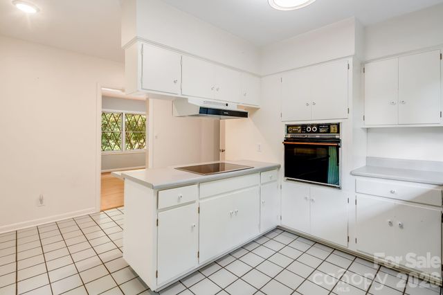 165 Cherokee Road, Asheville, NC 28804
