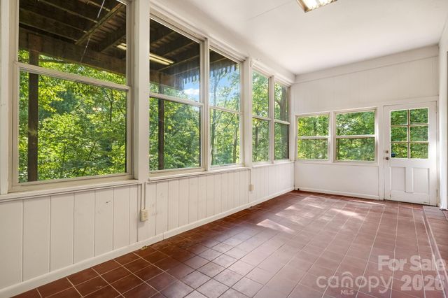 165 Cherokee Road, Asheville, NC 28804