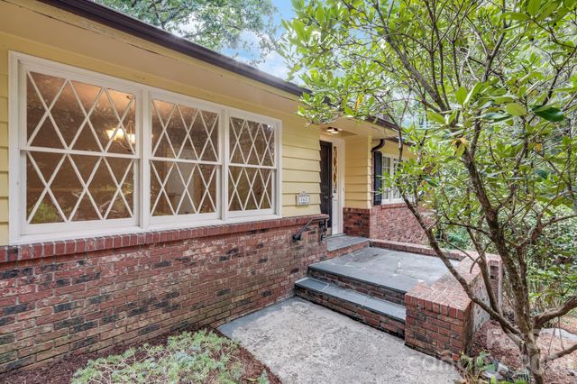 165 Cherokee Road, Asheville, NC 28804