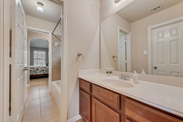 5724 Almond Lane, Fort Worth, TX 76244