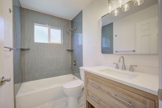 12125 Holly Vista Way, Auburn, CA 95603