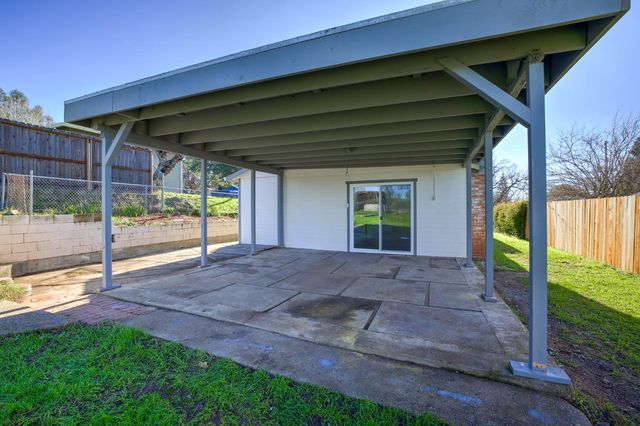 12125 Holly Vista Way, Auburn, CA 95603