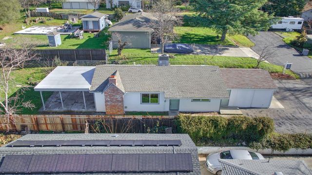12125 Holly Vista Way, Auburn, CA 95603
