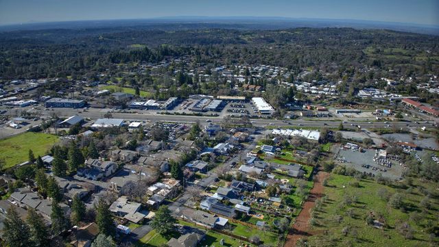 12125 Holly Vista Way, Auburn, CA 95603