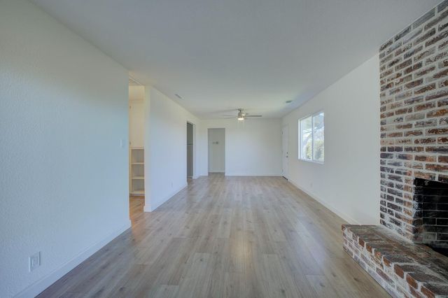 12125 Holly Vista Way, Auburn, CA 95603