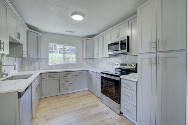 12125 Holly Vista Way, Auburn, CA 95603