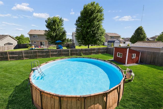 2909 SE Stone Ridge Street, Grimes, IA 50111