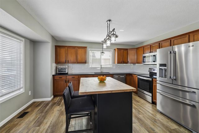 2909 SE Stone Ridge Street, Grimes, IA 50111