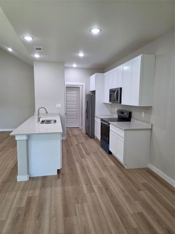 2808 Beechwood Street, Granbury, TX 76048