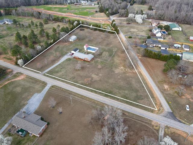 421 Blackstock Road, Pauline, SC 29374