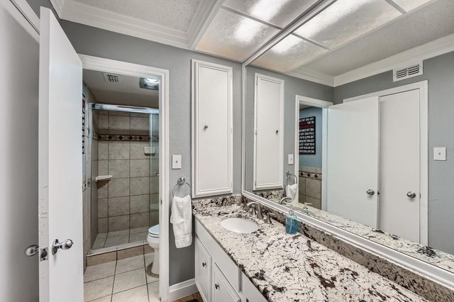 204 World Of Tennis SQ, Lakeway, TX 78738