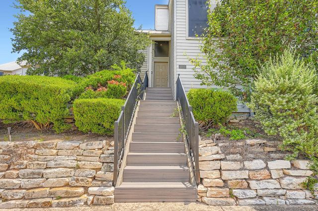 204 World Of Tennis SQ, Lakeway, TX 78738