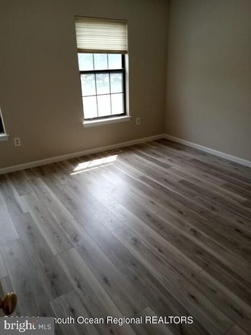 5 CLARIDGE CT #1, Freehold, NJ 07728