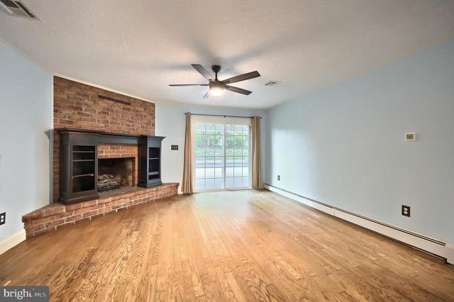2505 HEPPLEWHITE DR, York, PA 17404