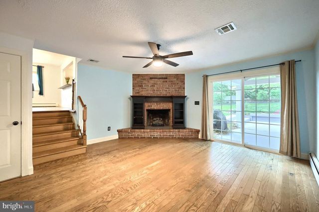 2505 HEPPLEWHITE DR, York, PA 17404