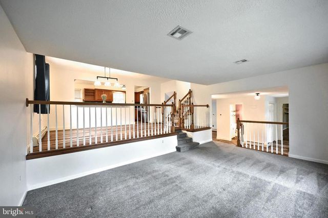 2505 HEPPLEWHITE DR, York, PA 17404