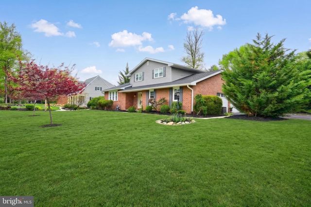 2505 HEPPLEWHITE DR, York, PA 17404