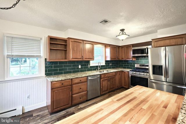 2505 HEPPLEWHITE DR, York, PA 17404