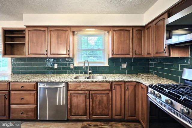 2505 HEPPLEWHITE DR, York, PA 17404