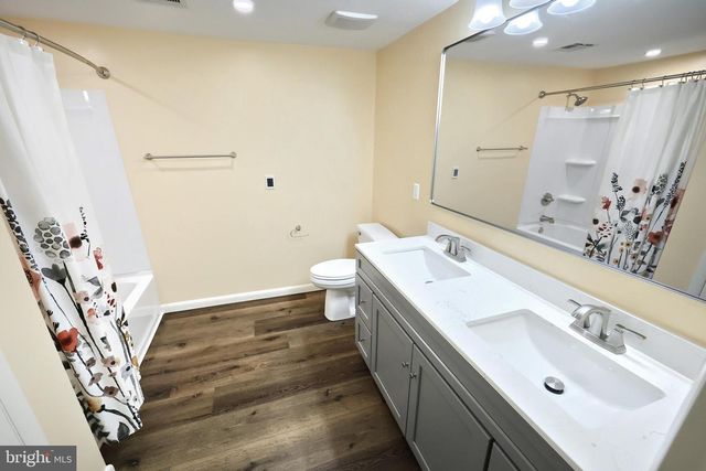 2505 HEPPLEWHITE DR, York, PA 17404