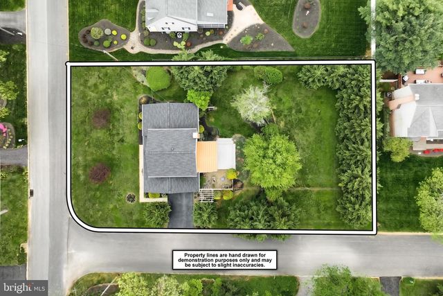 2505 HEPPLEWHITE DR, York, PA 17404