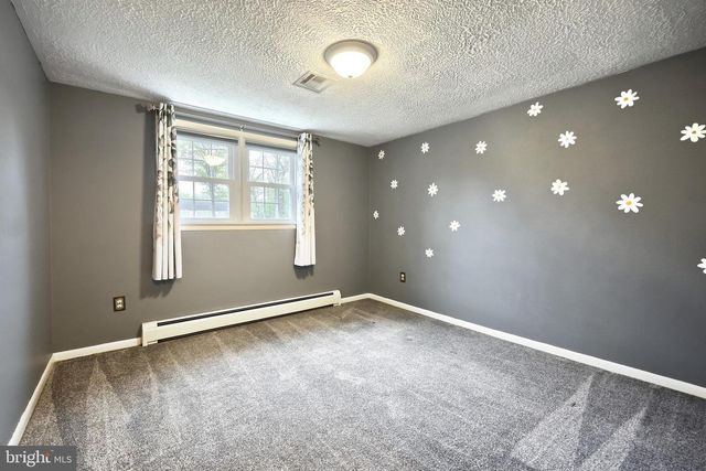 2505 HEPPLEWHITE DR, York, PA 17404