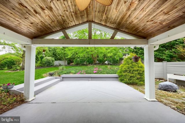 2505 HEPPLEWHITE DR, York, PA 17404
