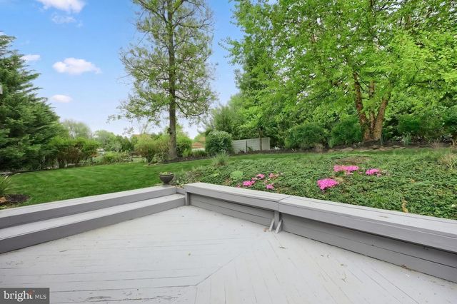 2505 HEPPLEWHITE DR, York, PA 17404